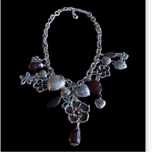 Chunky Black & Silver Flower & Hearts Statement Necklace! - Picture 3 of 3